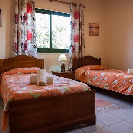 Adonis Villa Coral Bay Esterno foto
