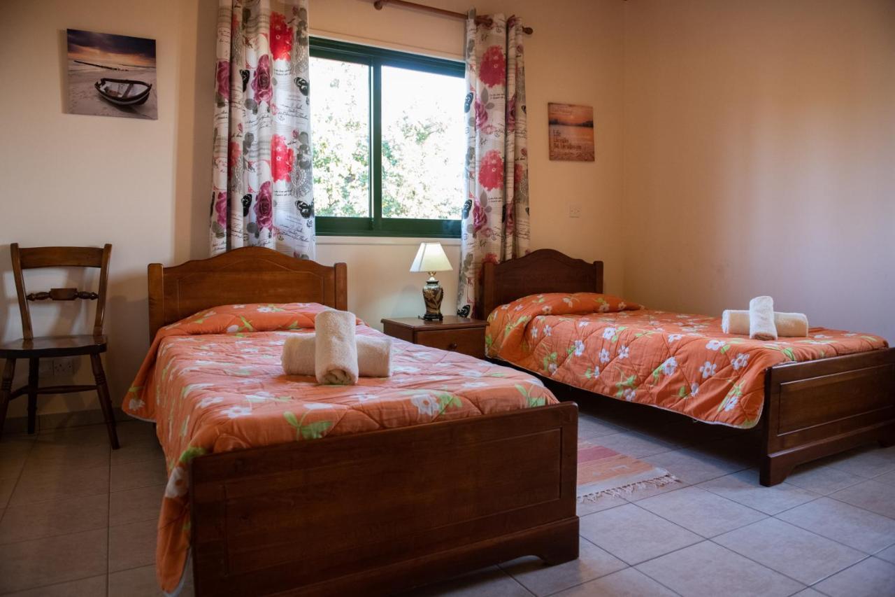 Adonis Villa Coral Bay Esterno foto