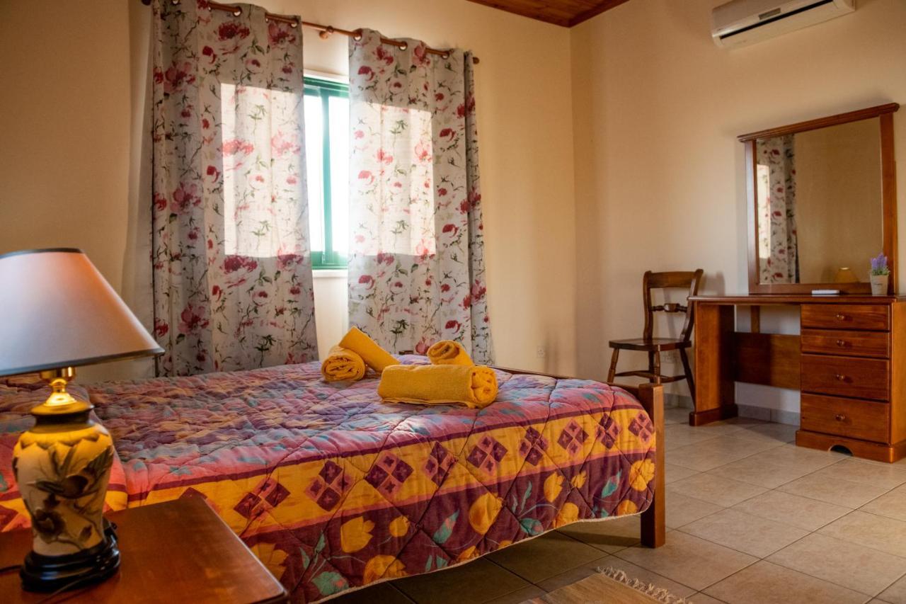 Adonis Villa Coral Bay Esterno foto