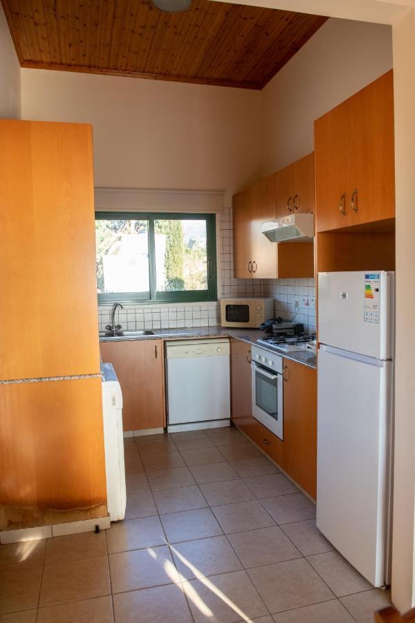 Adonis Villa Coral Bay Esterno foto