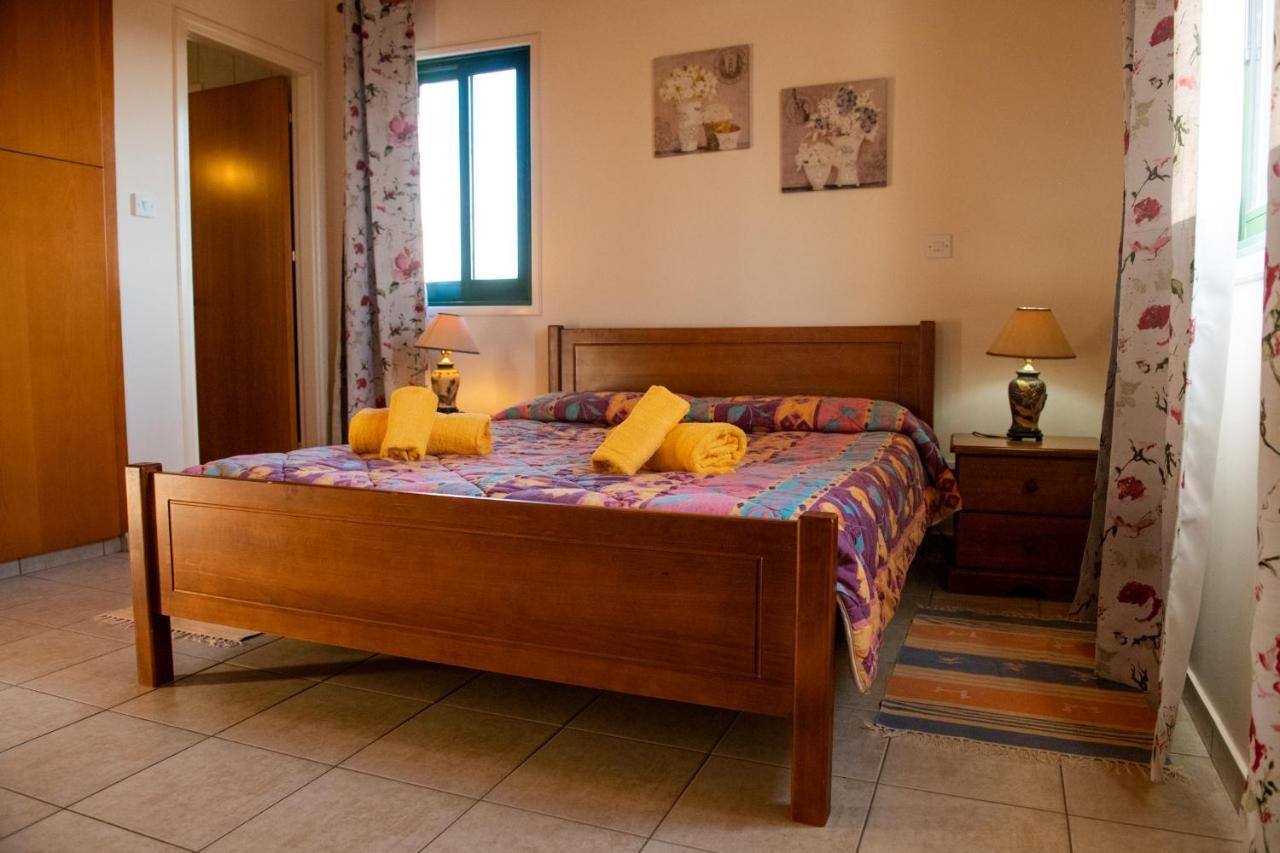 Adonis Villa Coral Bay Esterno foto
